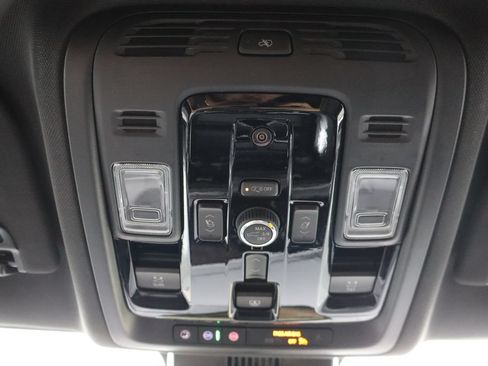 New 2026 Chevrolet Suburban Premier AWD/4WD image 22