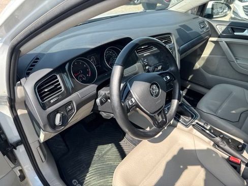 Used 2018 Volkswagen Golf SE FWD image 12
