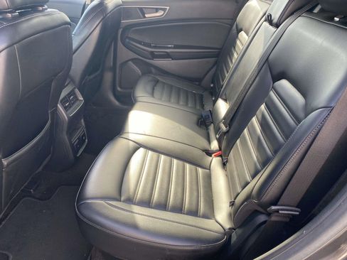 Used 2020 Ford Edge SEL w/ Convenience Package image 11