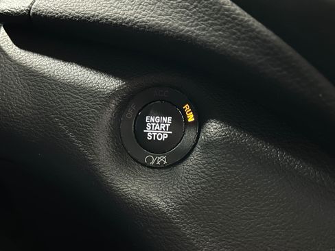 Used 2019 Jeep Cherokee Trailhawk w/ Comfort/Convenience Group image 14