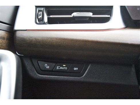 Used 2025 BMW X1 xDrive28i w/ Technology Package image 18