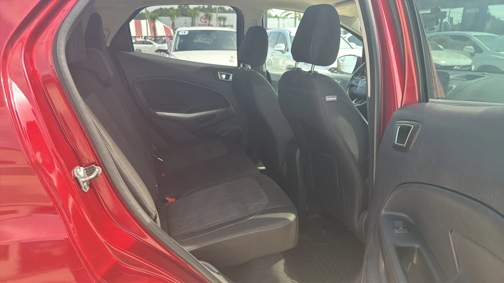 Used 2018 Ford EcoSport SE FWD image 16