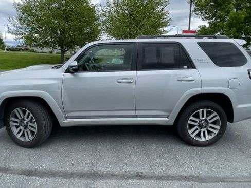 Certified 2022 Toyota 4Runner TRD Sport w/ Technology Package AWD/4WD image 5