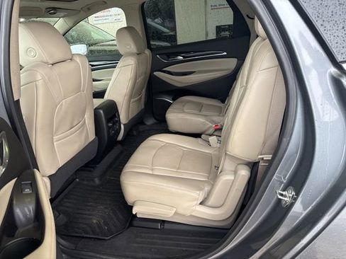 Used 2018 Buick Enclave Premium w/ Experience Buick Package image 4