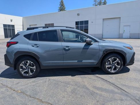 Used 2024 Subaru Crosstrek 2.0i Premium AWD/4WD image 4