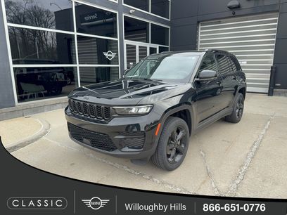 Used 2023 Jeep Grand Cherokee Altitude
