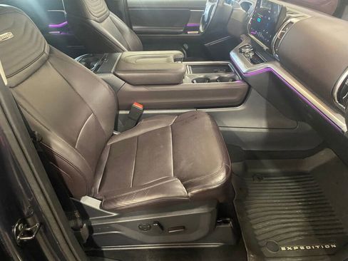 Used 2025 Ford Expedition Max Platinum w/ Platinum Ultimate Package image 24