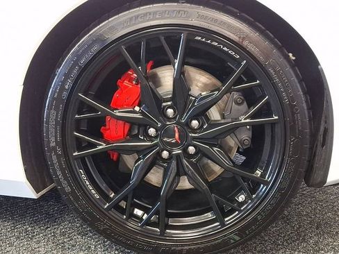 Used 2023 Chevrolet Corvette Stingray Preferred Conv w/ Z51 Performance Package RWD image 9