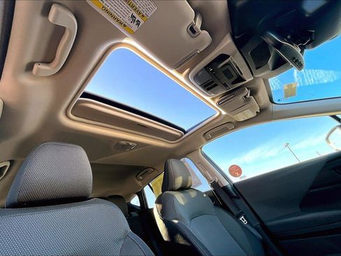 Used 2024 Subaru Crosstrek 2.0i Premium image 18