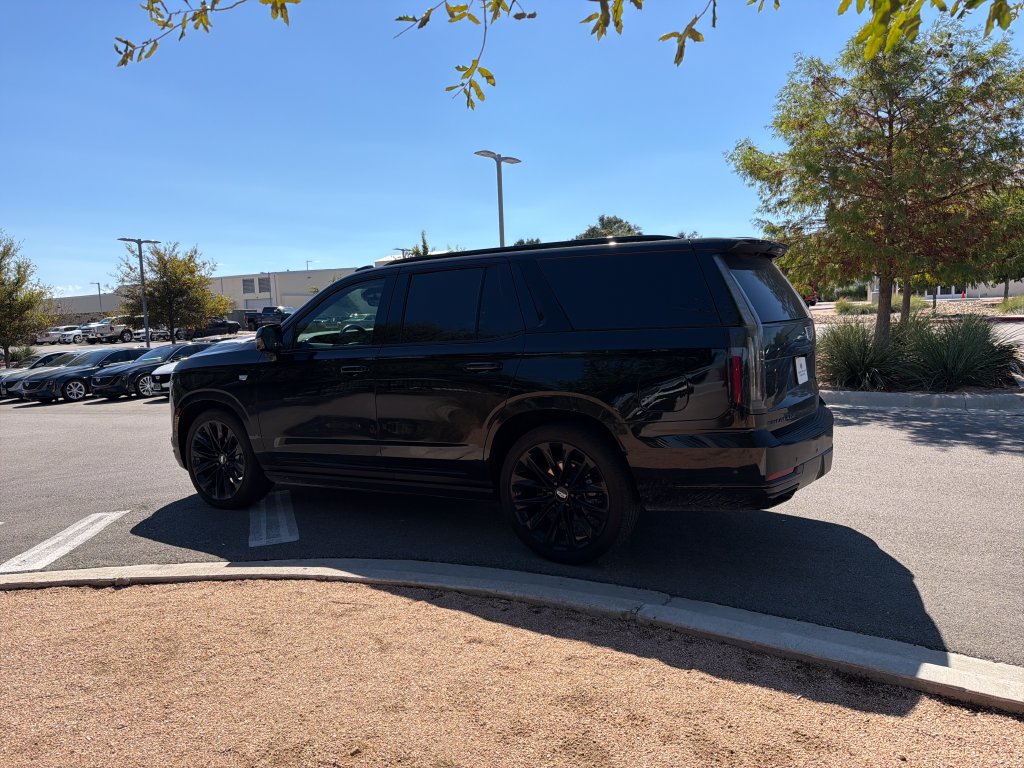 Used 2026 Cadillac Escalade Platinum Sport w/ LPO, ONYX Package AWD/4WD image 6