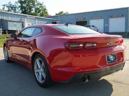 Used 2019 Chevrolet Camaro LT RWD image 4