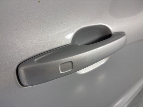 Used 2025 Volvo XC60 B5 Core image 13