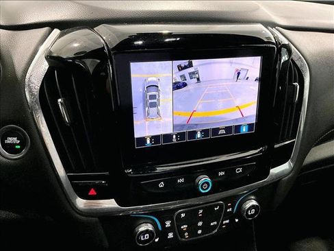 Used 2023 Chevrolet Traverse RS FWD image 23
