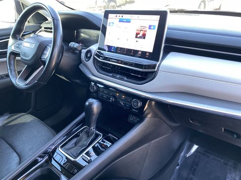 Used 2022 Jeep Compass Limited w/ Elite Group image 12