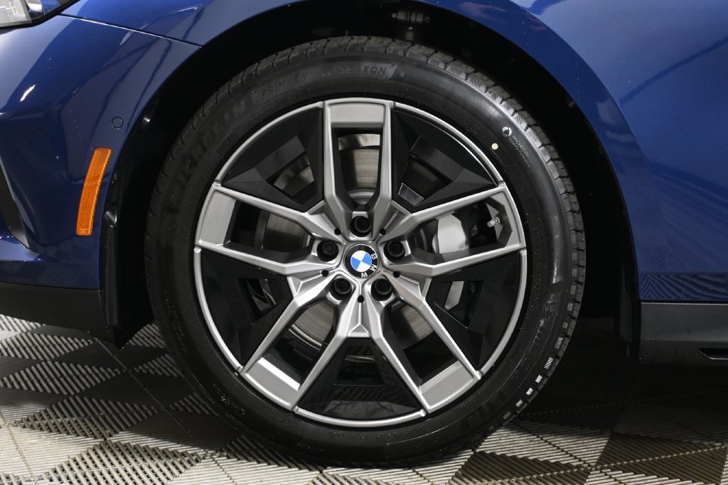 Used 2026 BMW 530i xDrive AWD/4WD image 12