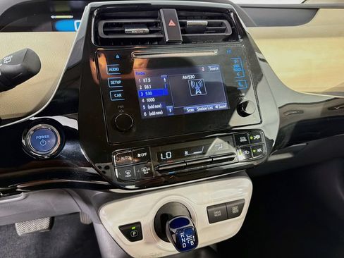 Used 2017 Toyota Prius Two w/ Prius Two Safety Plus Package FWD image 18