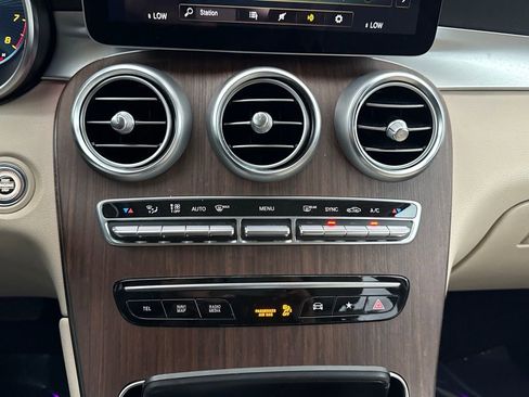 Used 2022 Mercedes-Benz GLC 300 4MATIC w/ Premium Package Lite image 22