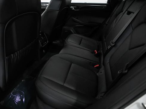 New 2026 Porsche Macan AWD/4WD image 34