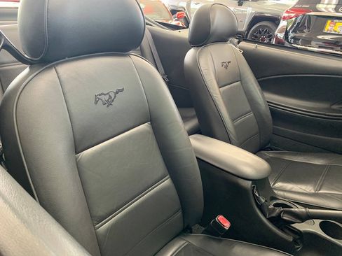 Used 2004 Ford Mustang Convertible RWD image 9
