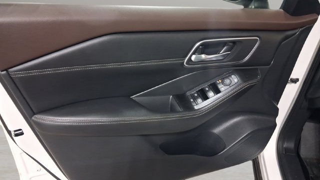 Used 2021 Nissan Rogue SV w/ Premium Package FWD image 27