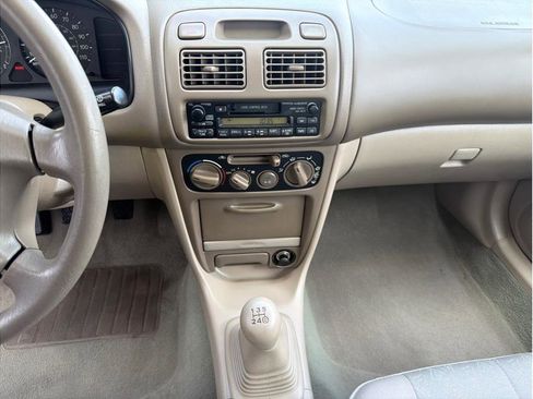 Used 1999 Toyota Corolla CE FWD image 16