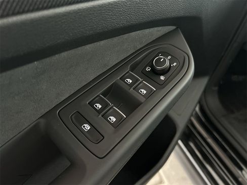 New 2026 Volkswagen GTI SE image 13