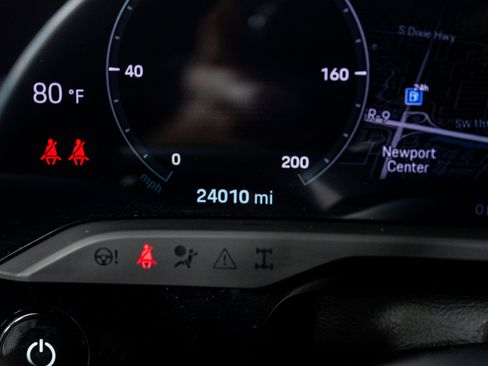 Used 2024 Porsche Taycan Turbo w/ Premium Package image 43