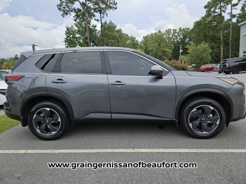 Used 2025 Nissan Rogue SV FWD image 6