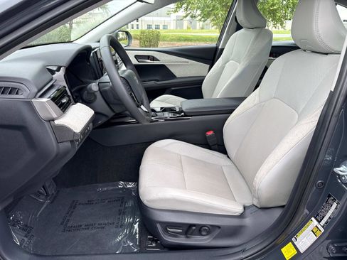 Used 2025 Toyota Camry XLE image 23