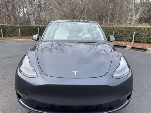 Used 2025 Tesla Model Y Long Range image 2