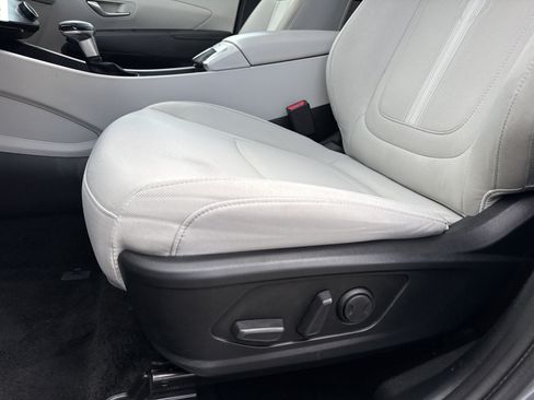 Certified 2025 Hyundai Tucson SEL FWD image 12