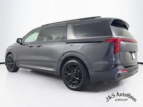 Used 2025 Kia Carnival SX w/ SX Dark Edition Package FWD image 5
