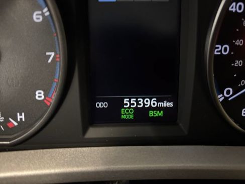 Used 2018 Toyota RAV4 XLE AWD/4WD image 18
