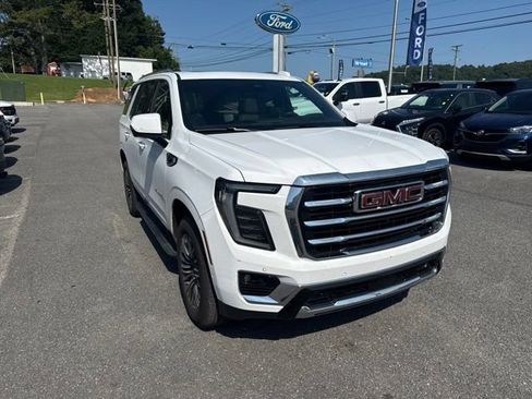 Used 2026 GMC Yukon Elevation w/ Elevation Premium Package AWD/4WD image 3