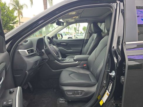 Used 2026 Toyota Highlander XLE AWD/4WD image 24