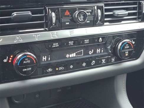 New 2026 Nissan Pathfinder SL FWD image 15