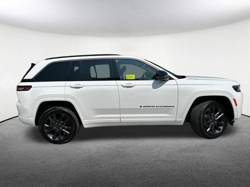 Used 2026 Jeep Grand Cherokee Limited AWD/4WD image 17