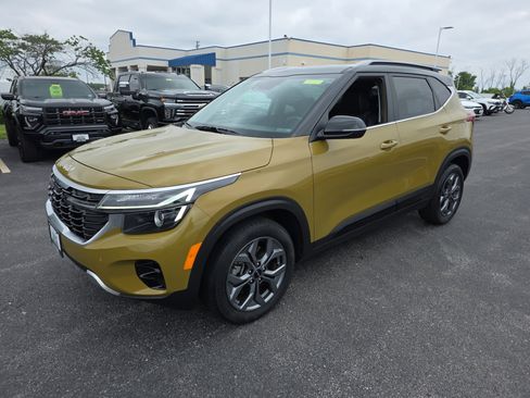 Used 2024 Kia Seltos S AWD/4WD image 7