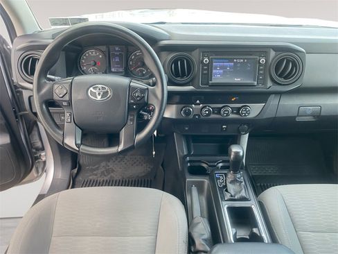 Used 2019 Toyota Tacoma SR image 10