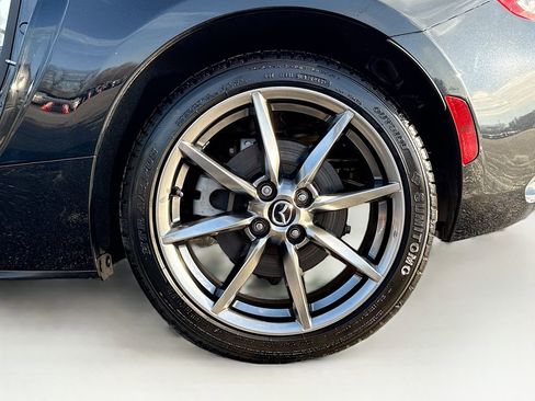 Used 2022 MAZDA MX-5 Miata Grand Touring w/ Weather Package image 28