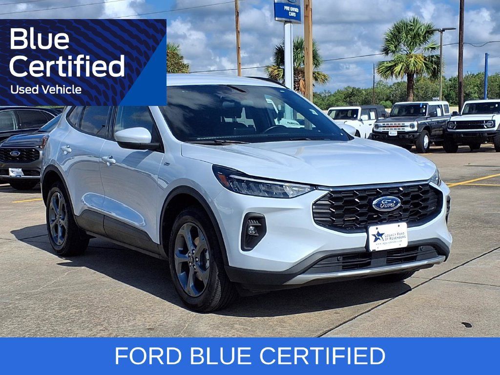 Certified 2025 Ford Escape ST-Line Select AWD/4WD image 7