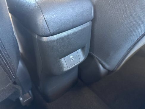 Used 2025 Nissan Versa SV FWD image 22
