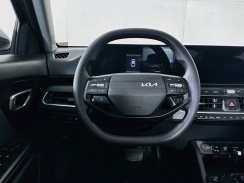 Used 2025 Kia K4 FWD image 18