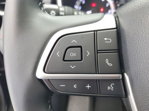 Used 2024 Toyota Highlander XSE FWD image 26
