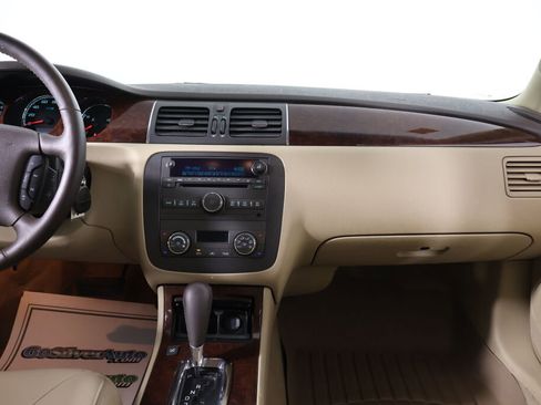 Used 2010 Buick Lucerne CXL image 29