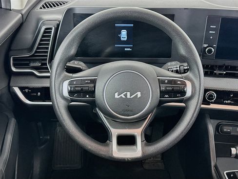 Used 2025 Kia Sportage LX image 18