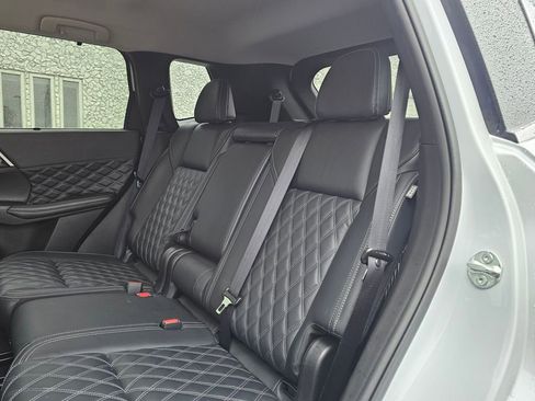 Used 2024 Mitsubishi Outlander SEL image 14