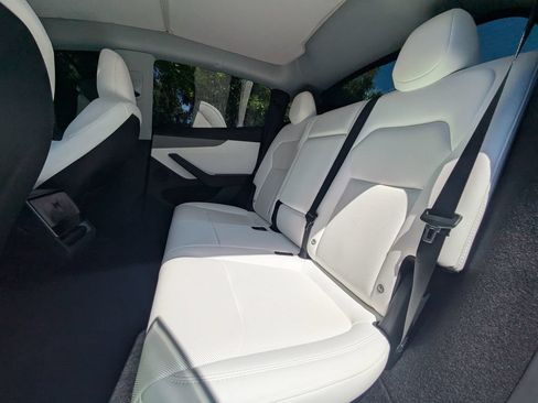 Used 2026 Tesla Model Y 2WD image 25
