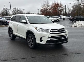 Used 2019 Toyota Highlander LE video 1