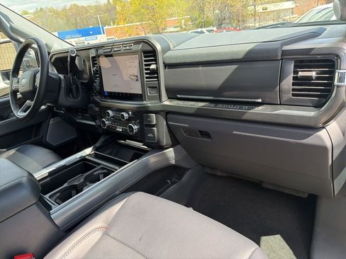Used 2024 Ford F250 Lariat w/ Lariat Ultimate Package AWD/4WD image 23